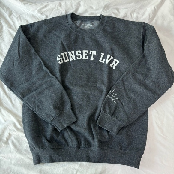 Tops - Sunset Lvr Grey Crewneck Women’s M